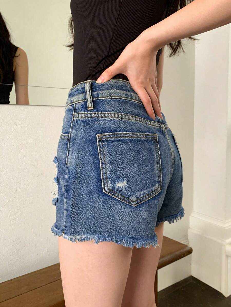 レディース ミッドライズ ダメージ加工 フレイドデニムショー - Shorts Denim Frayed のレビューと価格