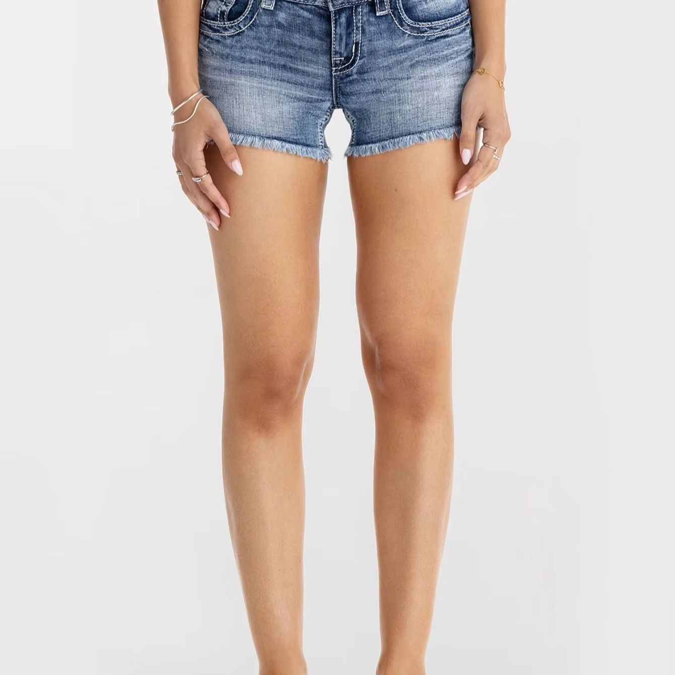 女性服 バタフライラインストーンデニムショートパンツ 女性用 - Shorts Denim Frayed のレビューと価格